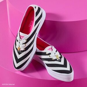 Keds x Barbie Point Striped Canvas Lace Up Sneakers 8 NWOT